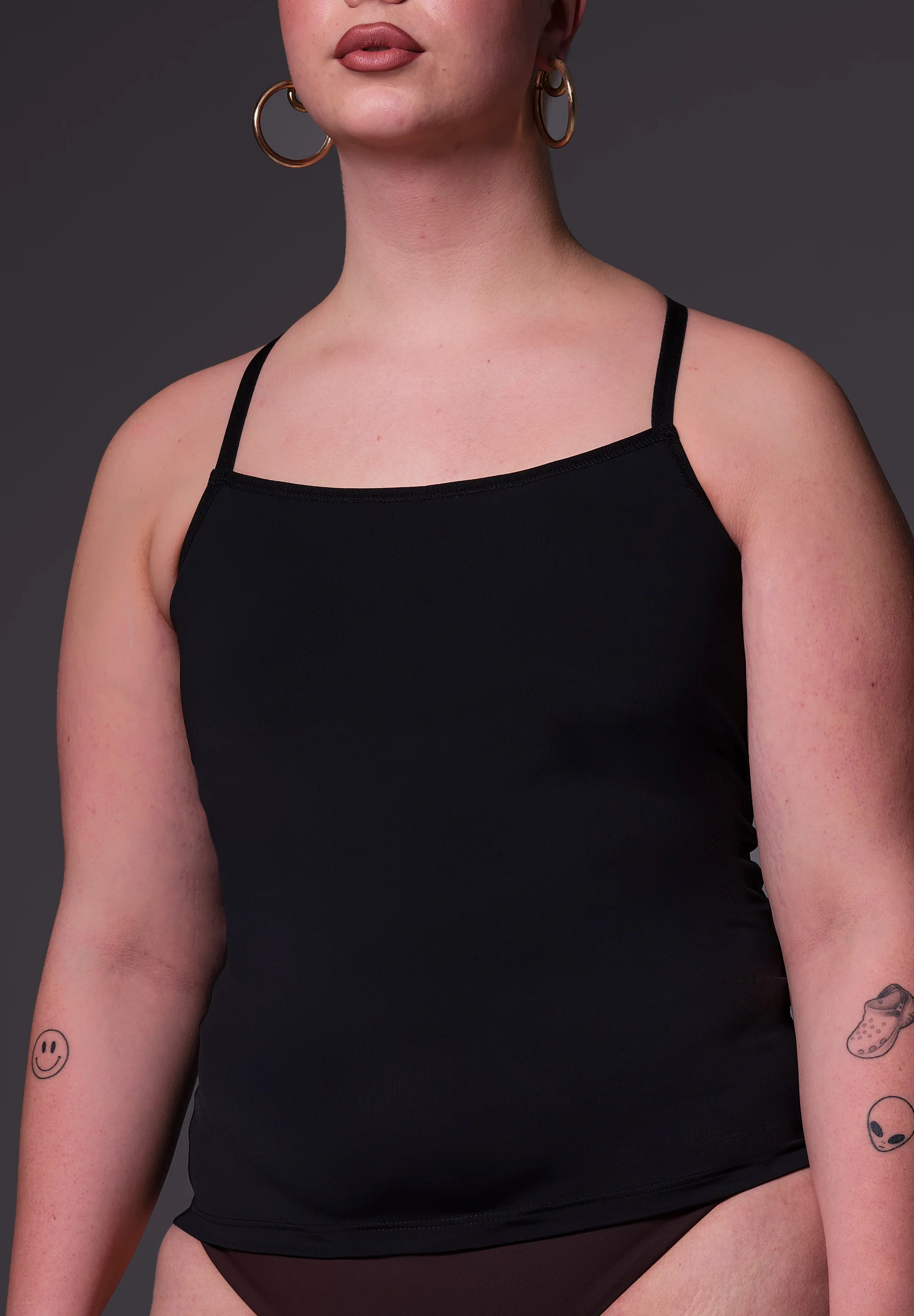 Enhancing Cami Top black - Image 4